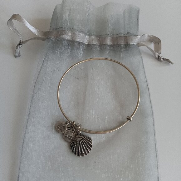 Alex and Ani Silver Seashell Bracelet - NWOT - Picture 1 of 1